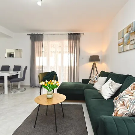 Apartments Blue 611 Medulin